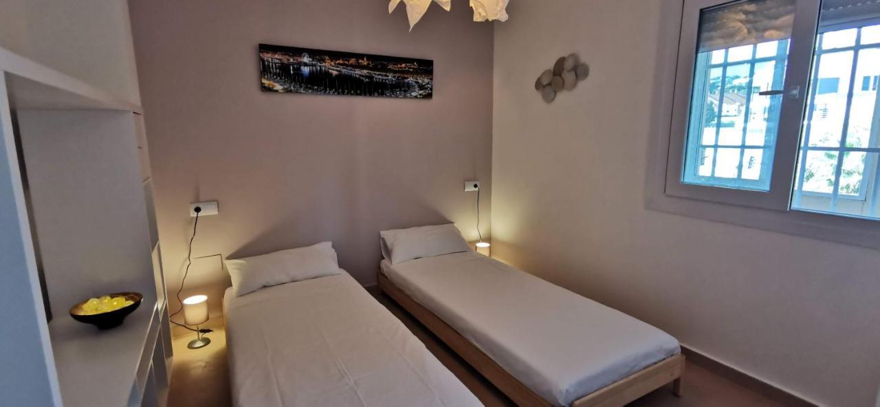 בנאלמדנה La Perla Cruise Apartment On Private Beach, Modern With Aircon & Wifi מראה חיצוני תמונה